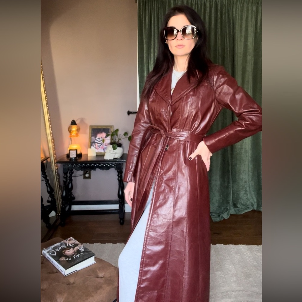 GORGEOUS condition 70’s Burgundy Wine Genuine Leather Trench